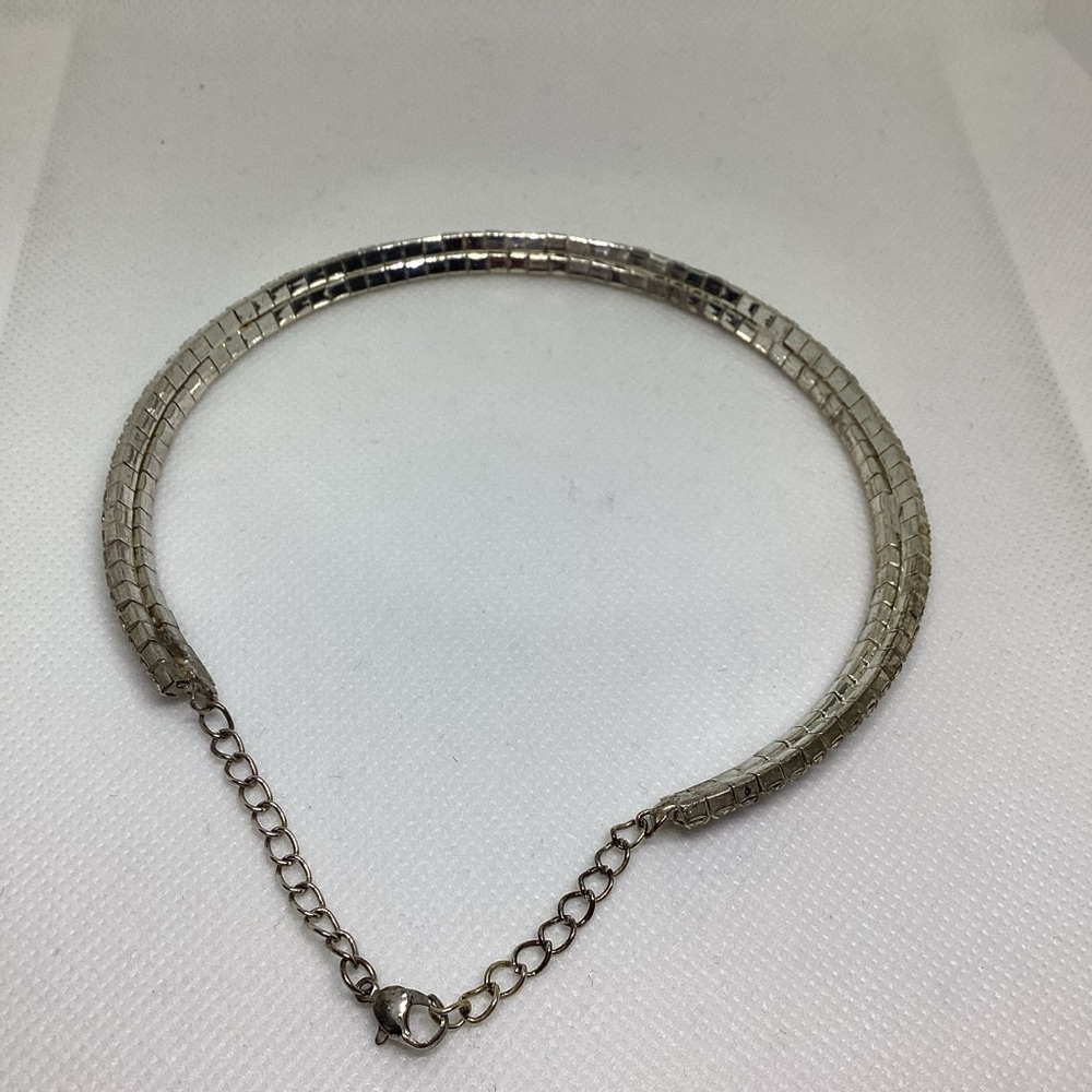 Silver tone Rhinestone Necklace - Picture 7 of 8